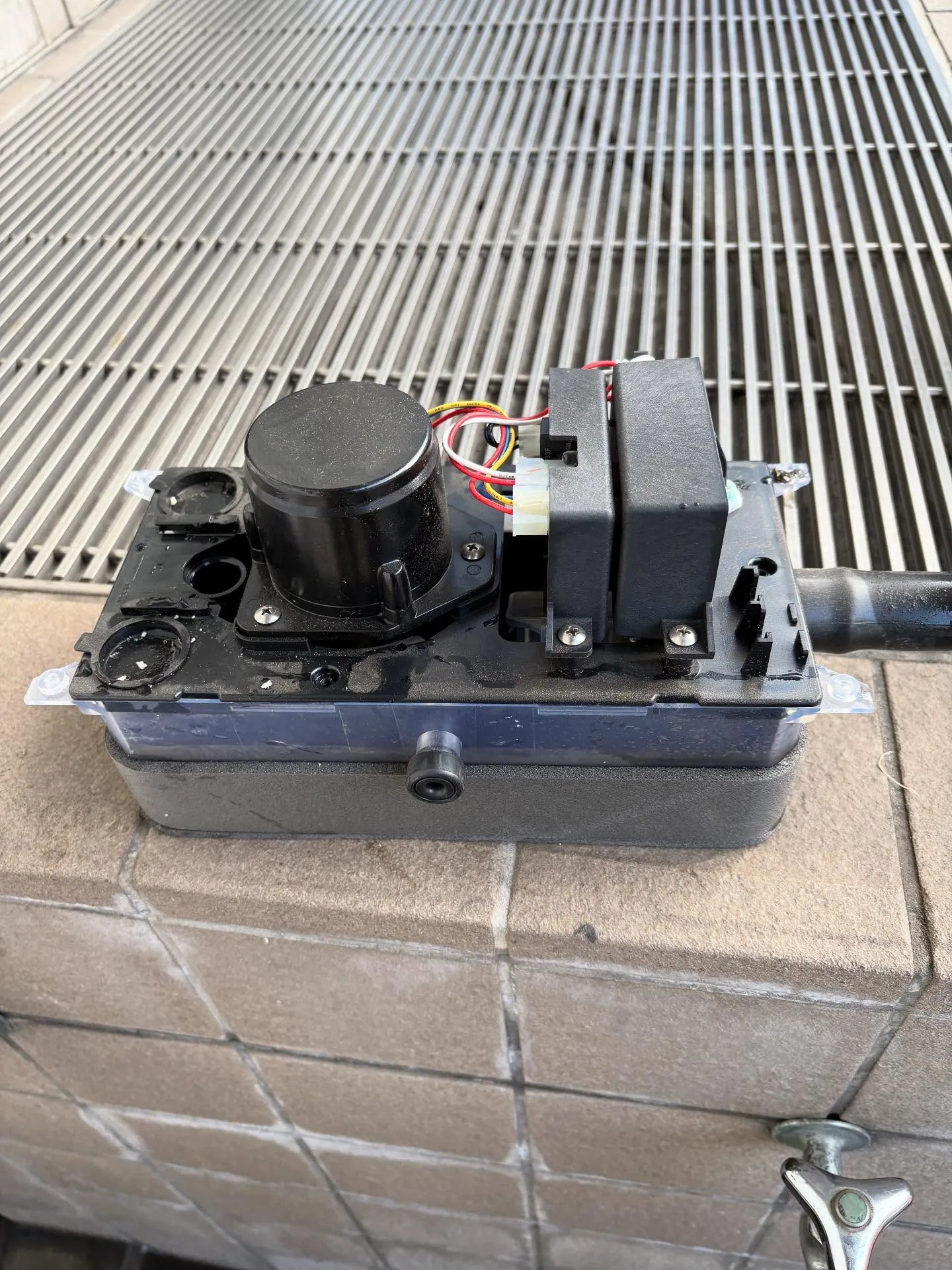 お世話になります。