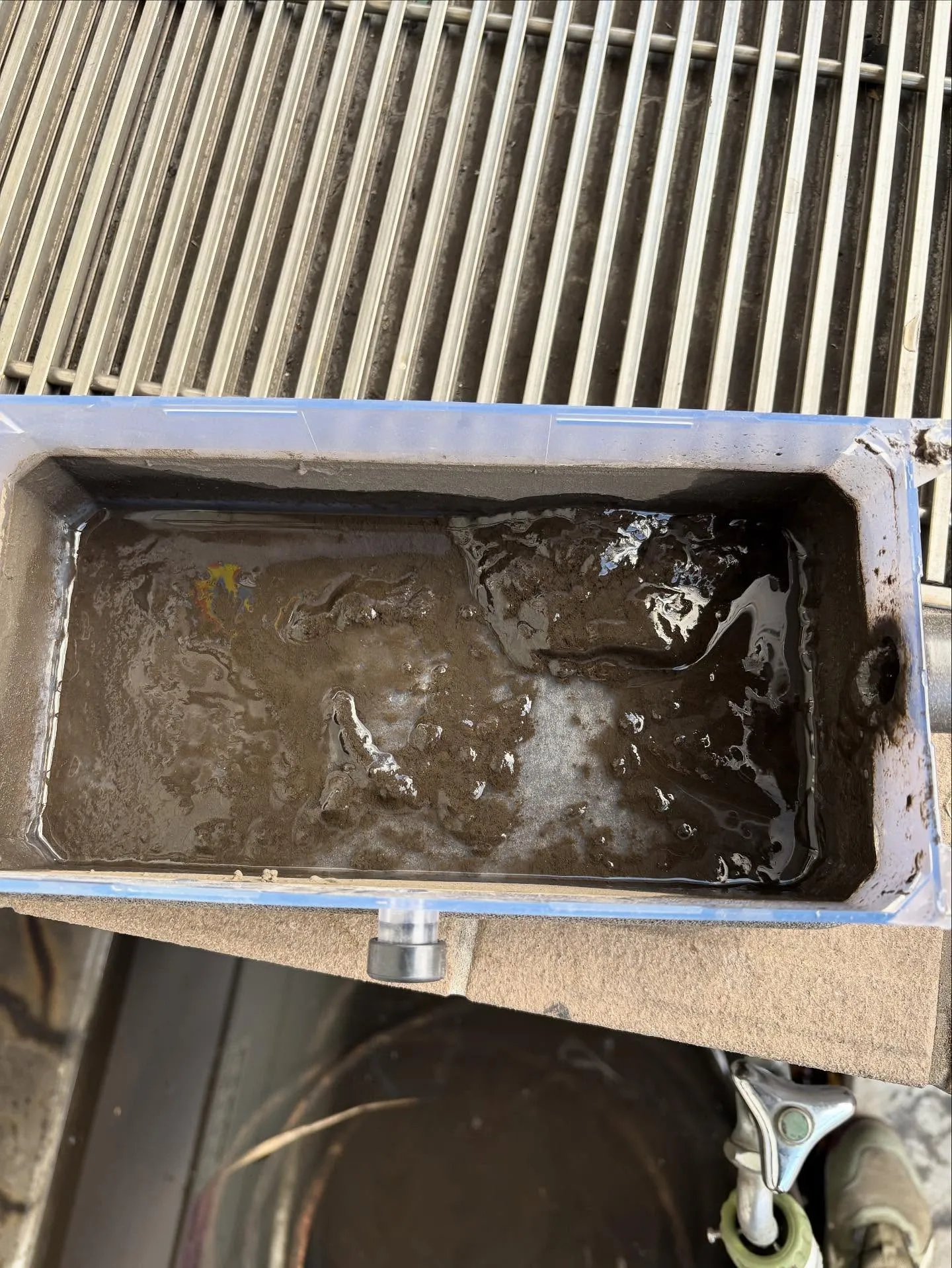 お世話になります。