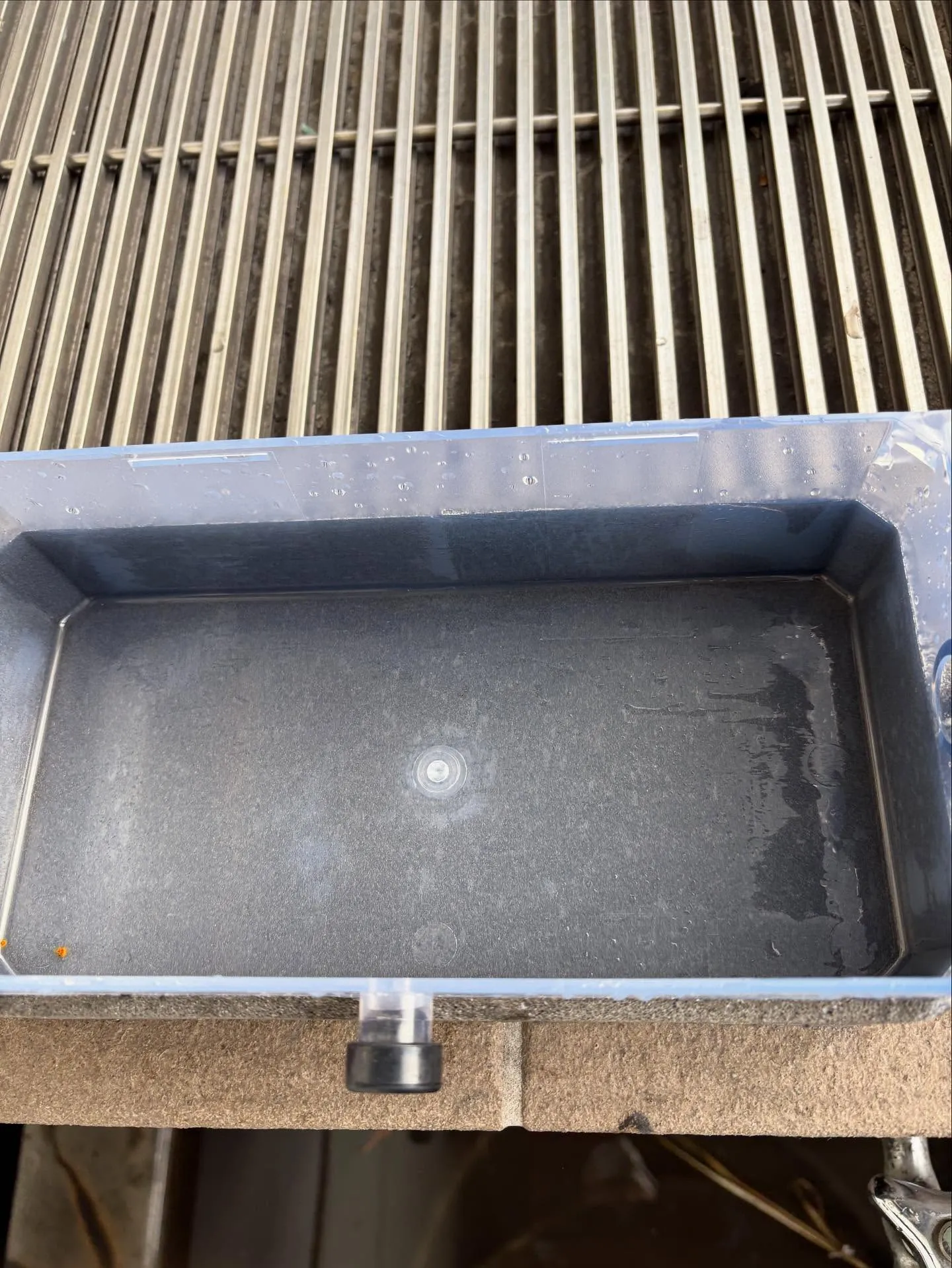 お世話になります。