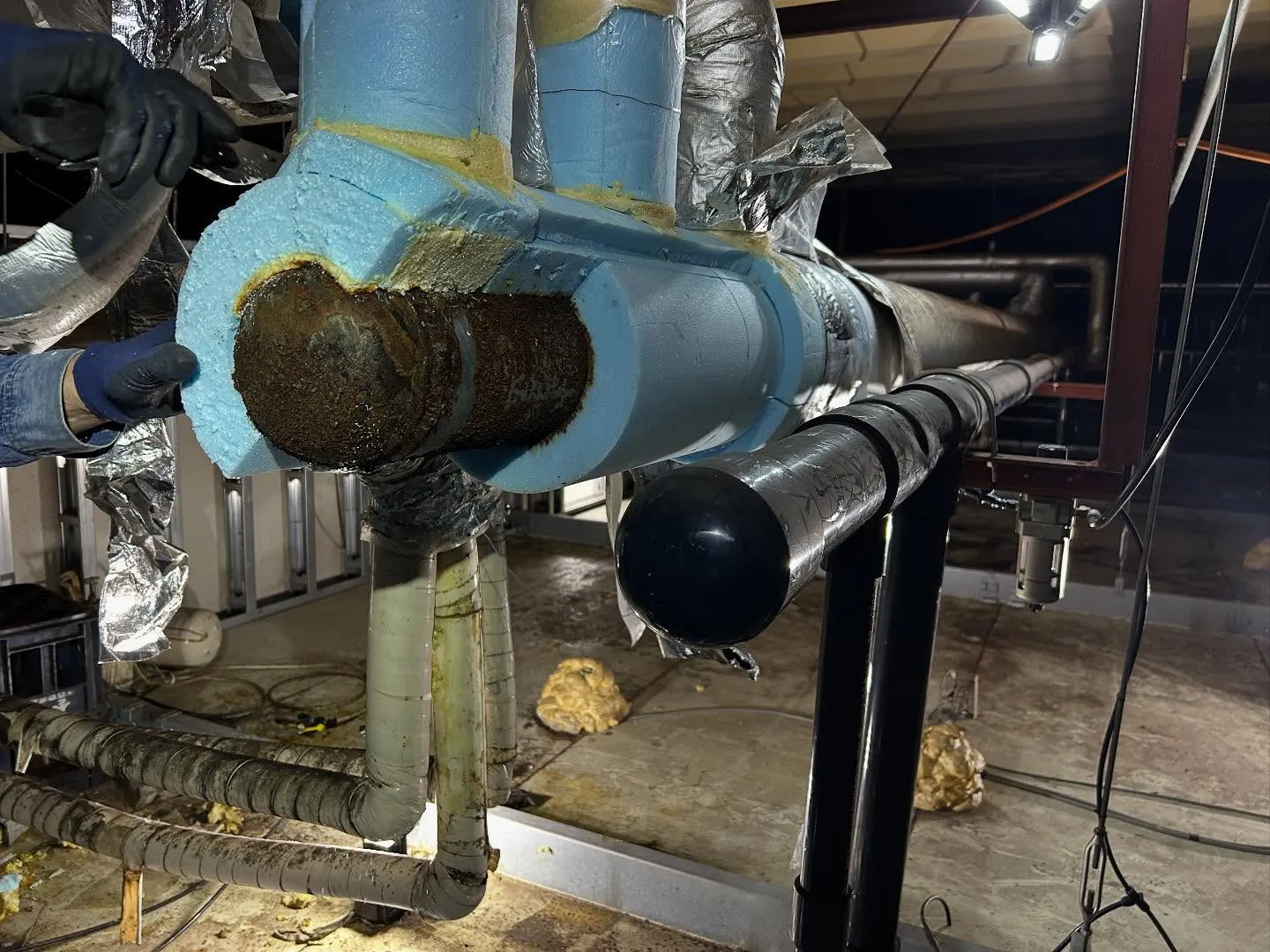 2段圧縮式スクリュー冷凍機大規模修繕