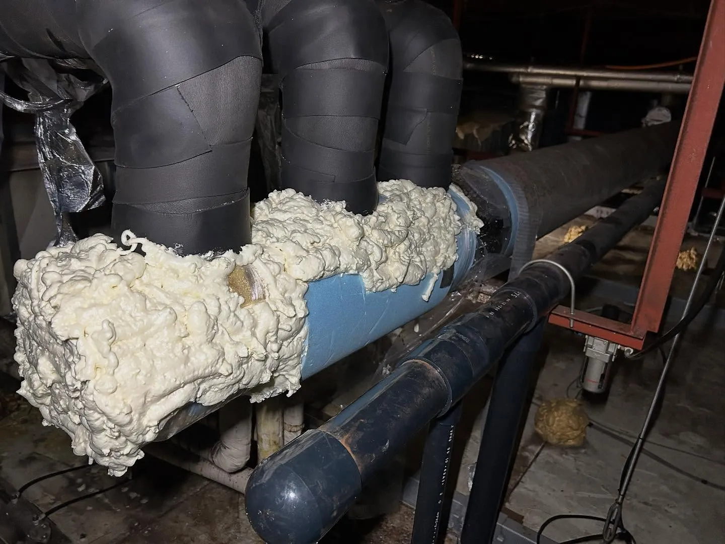 2段圧縮式スクリュー冷凍機大規模修繕