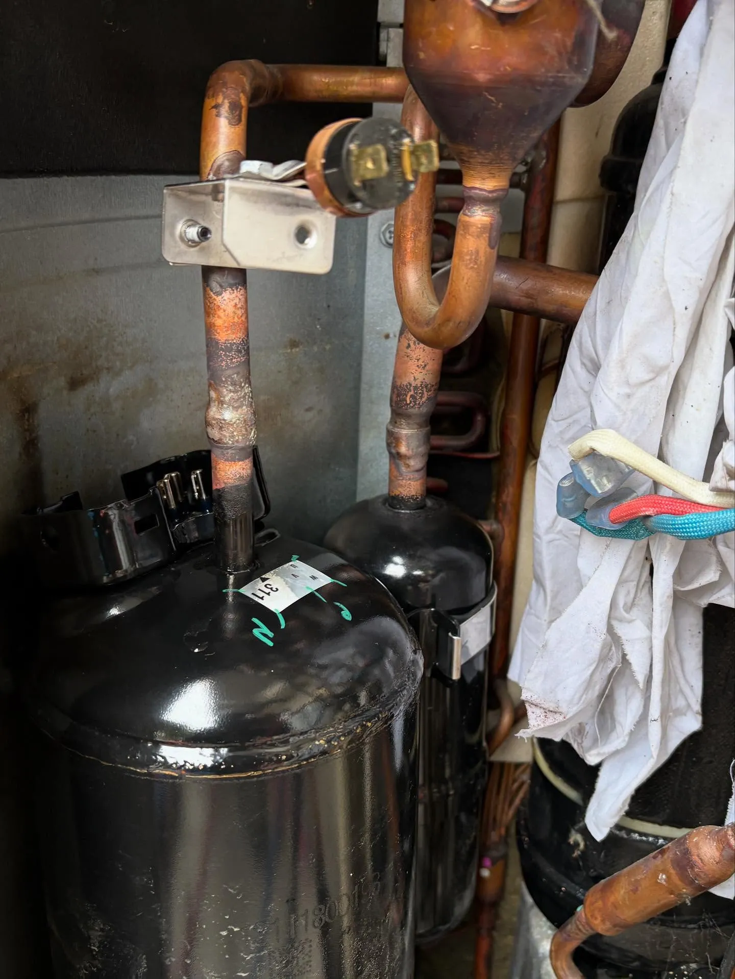 床置き空調機圧縮機異常停止