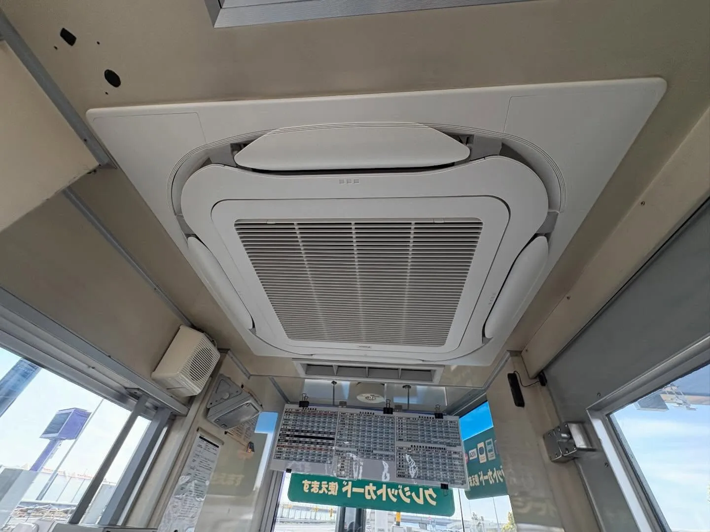 高速道路料金所空調機更新工事