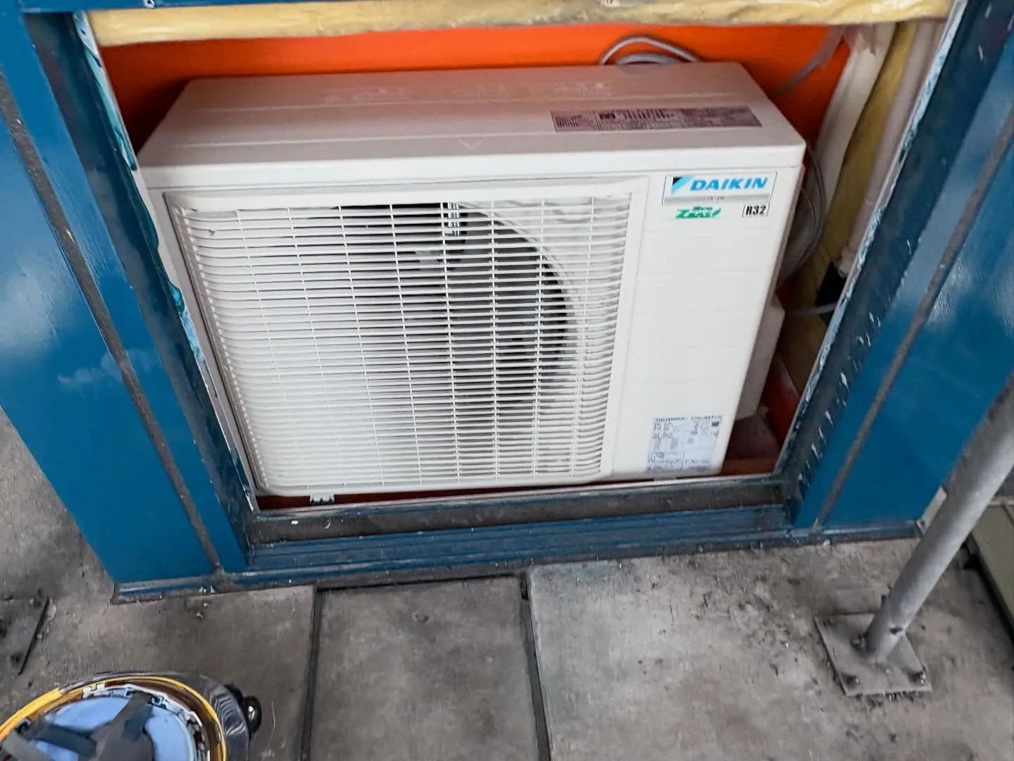 高速道路料金所空調機更新工事