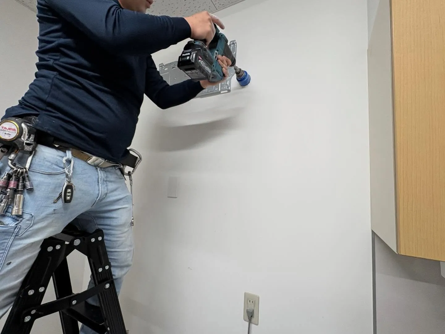 空調機設置作業