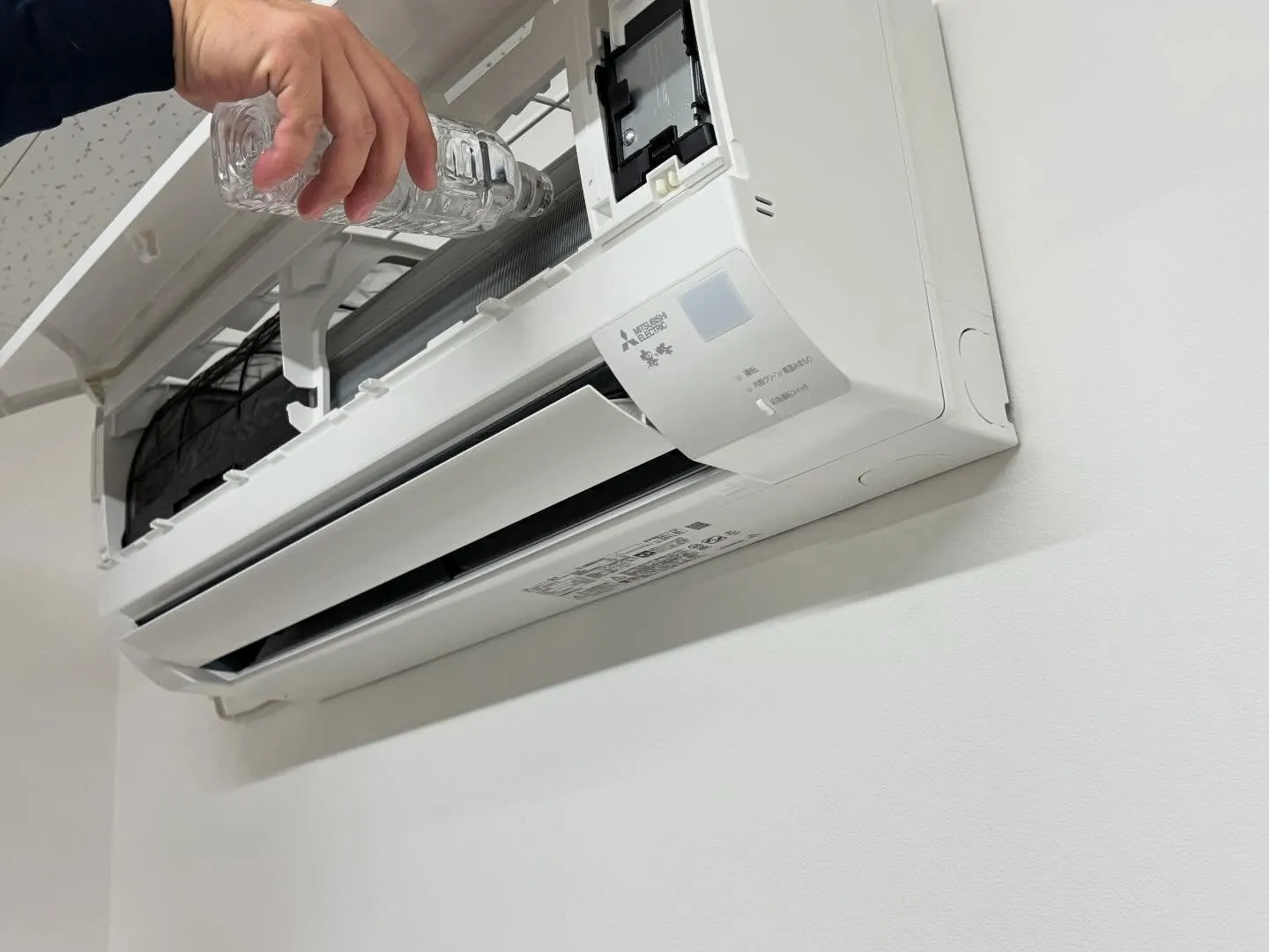 空調機設置作業