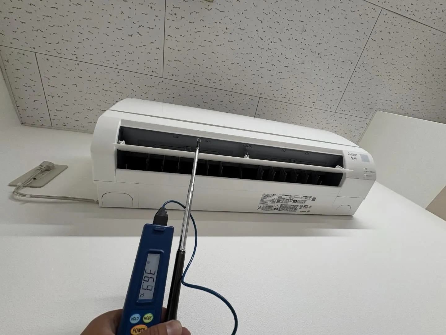 空調機設置作業