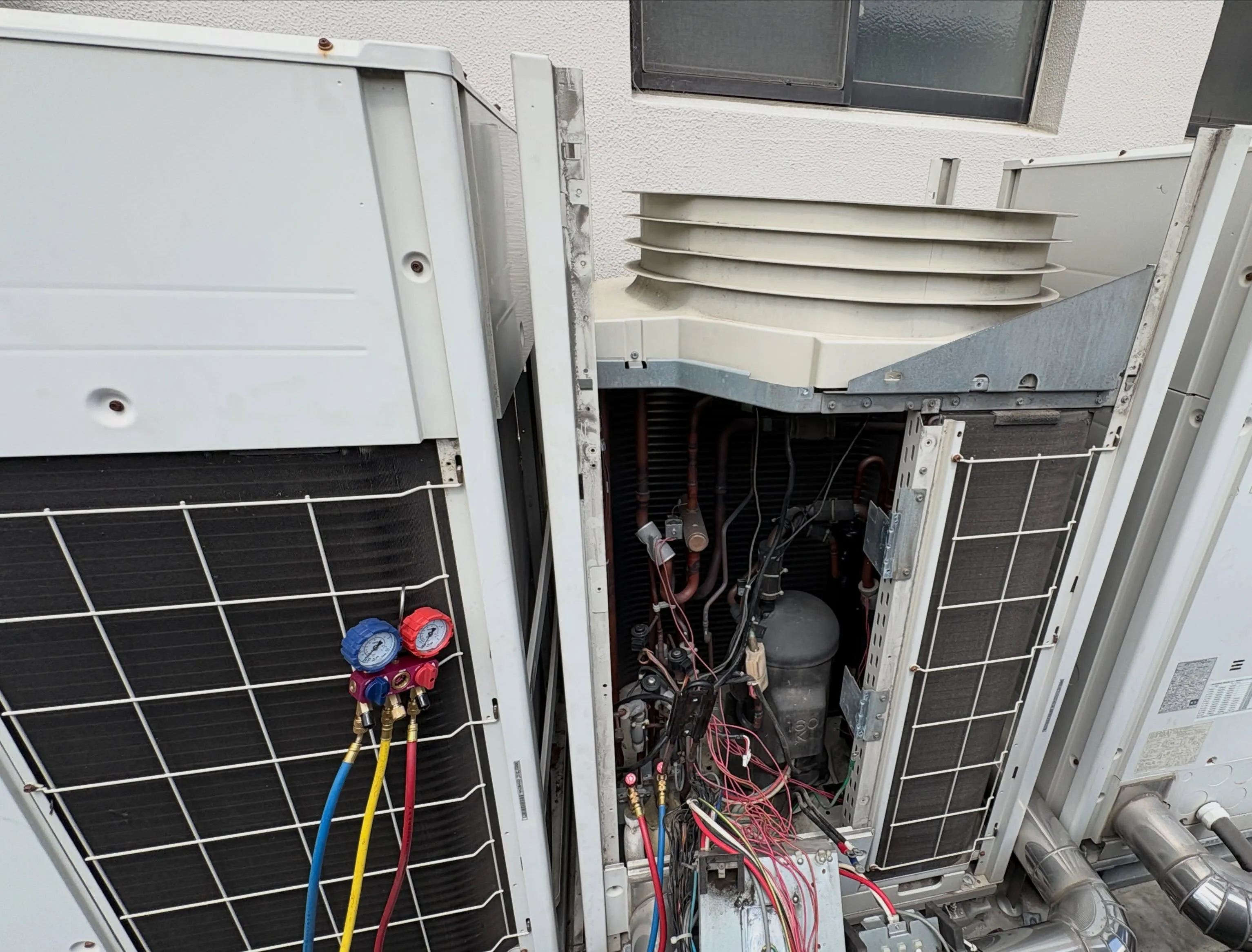 空調機熱交換器交換作業