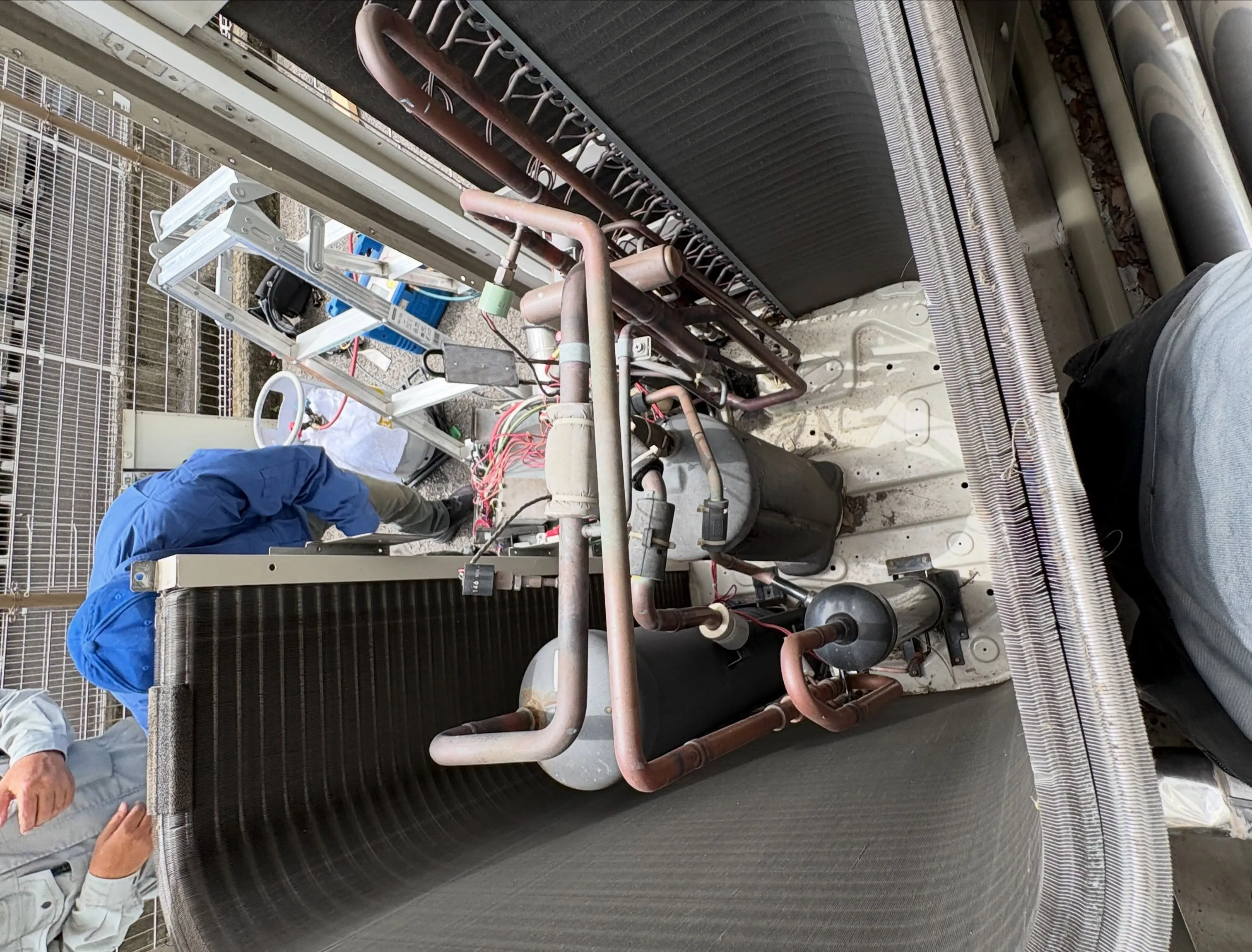 空調機熱交換器交換作業